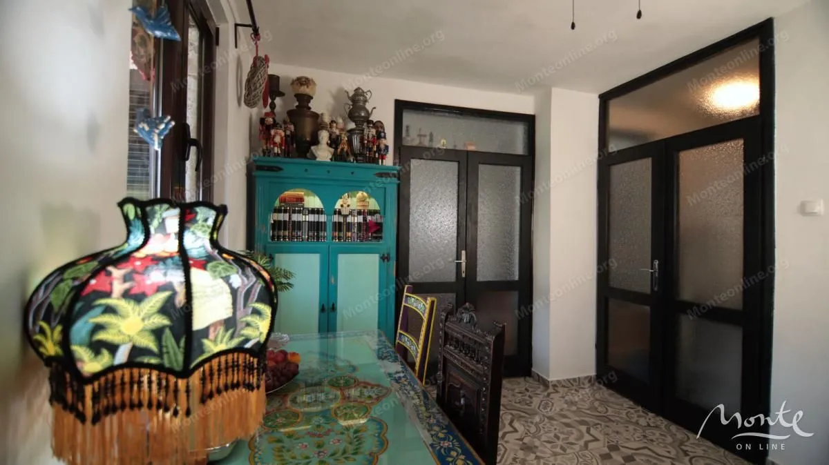 Prodaja, trosoban stan, 71m², Risan, Kotor