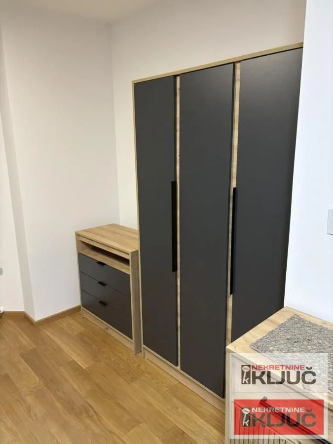 Izdavanje, garsonjera, 28m², Bulevar Oslobodjenja, Novi Sad Sve Podlokacije