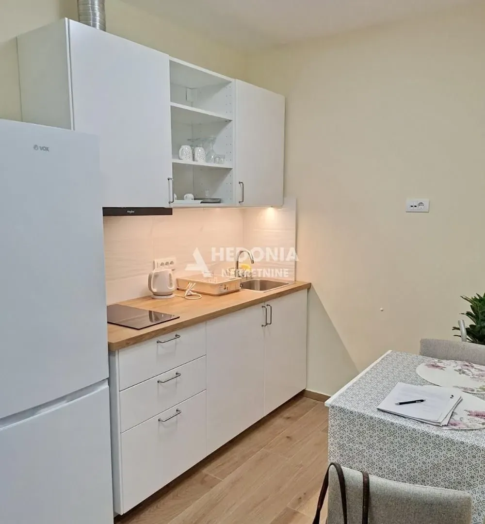 Izdavanje, dvosoban stan, 37m², Čukarica, Beograd