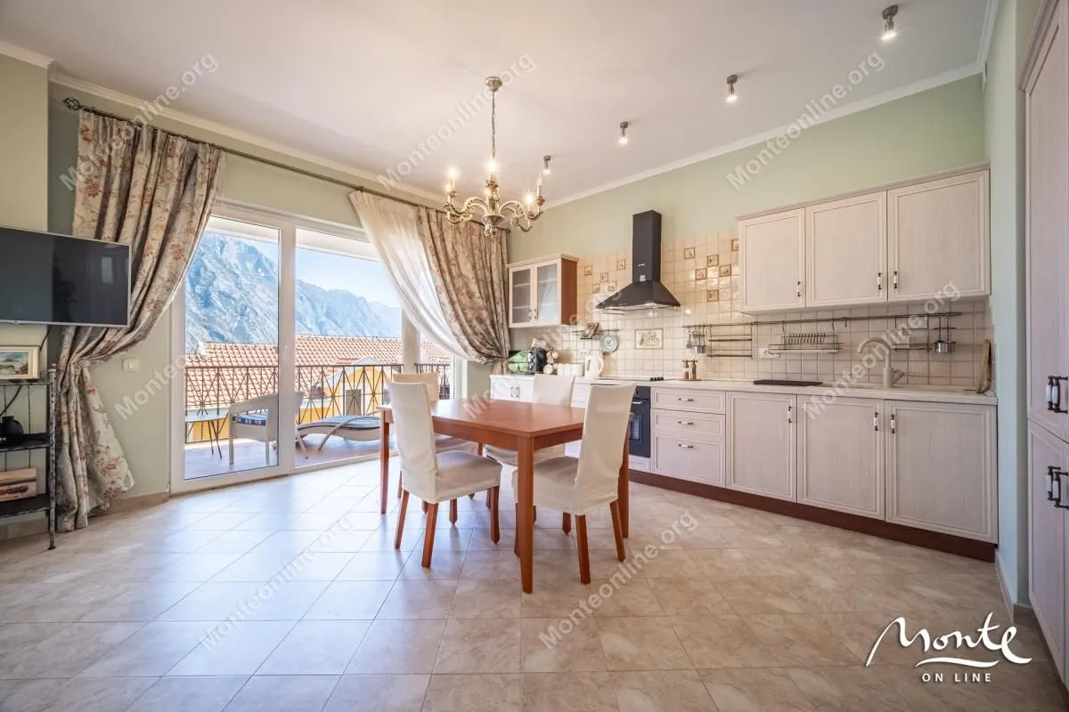 Prodaja, jednosoban stan, 63m², Orahovac, Kotor