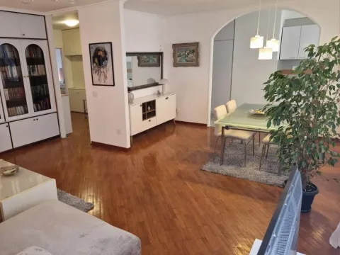 Izdavanje, četvorosoban stan, 100m², Vračar Hram, Vračar Sve Podlokacije - image 4