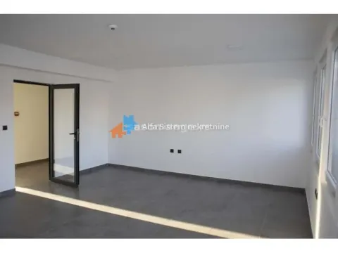 Izdavanje, poslovni prostor, 1200m², Karaburma, Palilula Sve Podlokacije - image 5