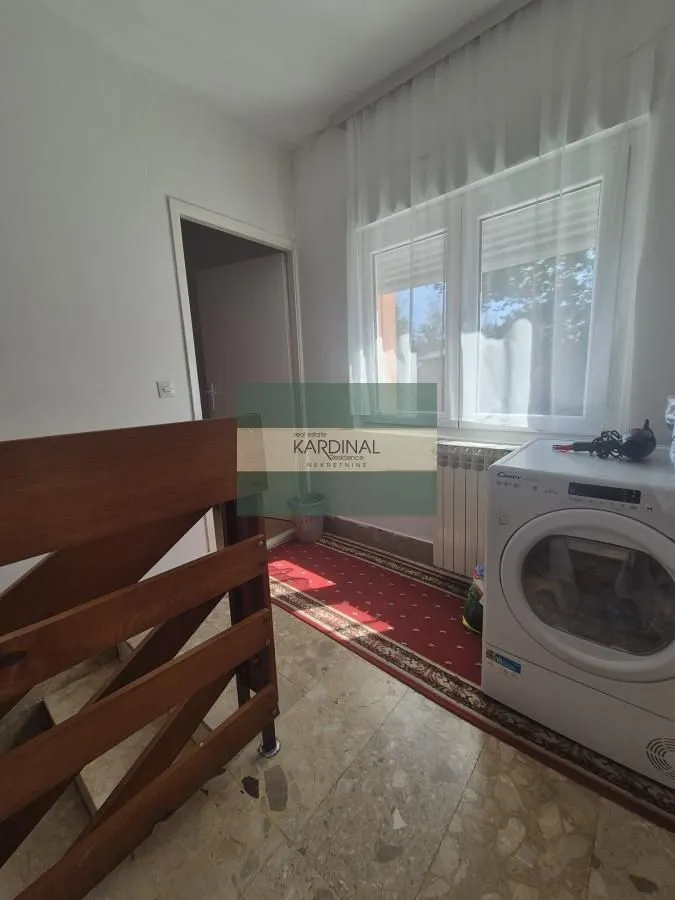 Prodaja, četvorosoban stan, 120m², Strelište, Jagodina