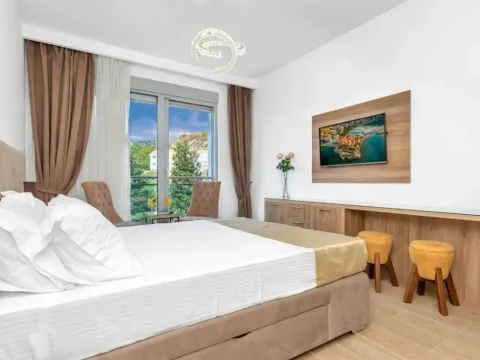 Izdavanje, garsonjera, 26m², Bečići, Budva - image 8