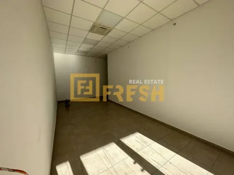 Izdavanje, poslovni prostor, 75m², Stari Aerodrom, Podgorica - image 2