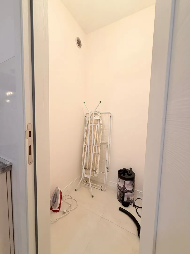 Izdavanje, jednosoban stan, 54m², Central Point, Podgorica