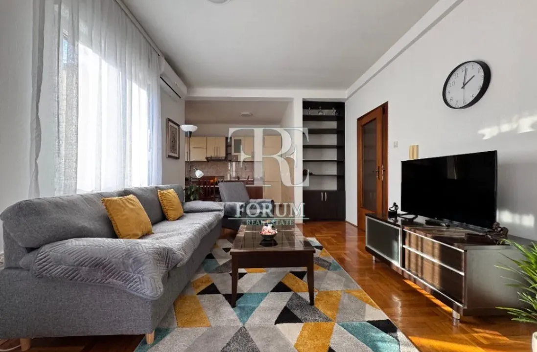 Izdavanje, jednosoban stan, 55m², Momišići, Podgorica