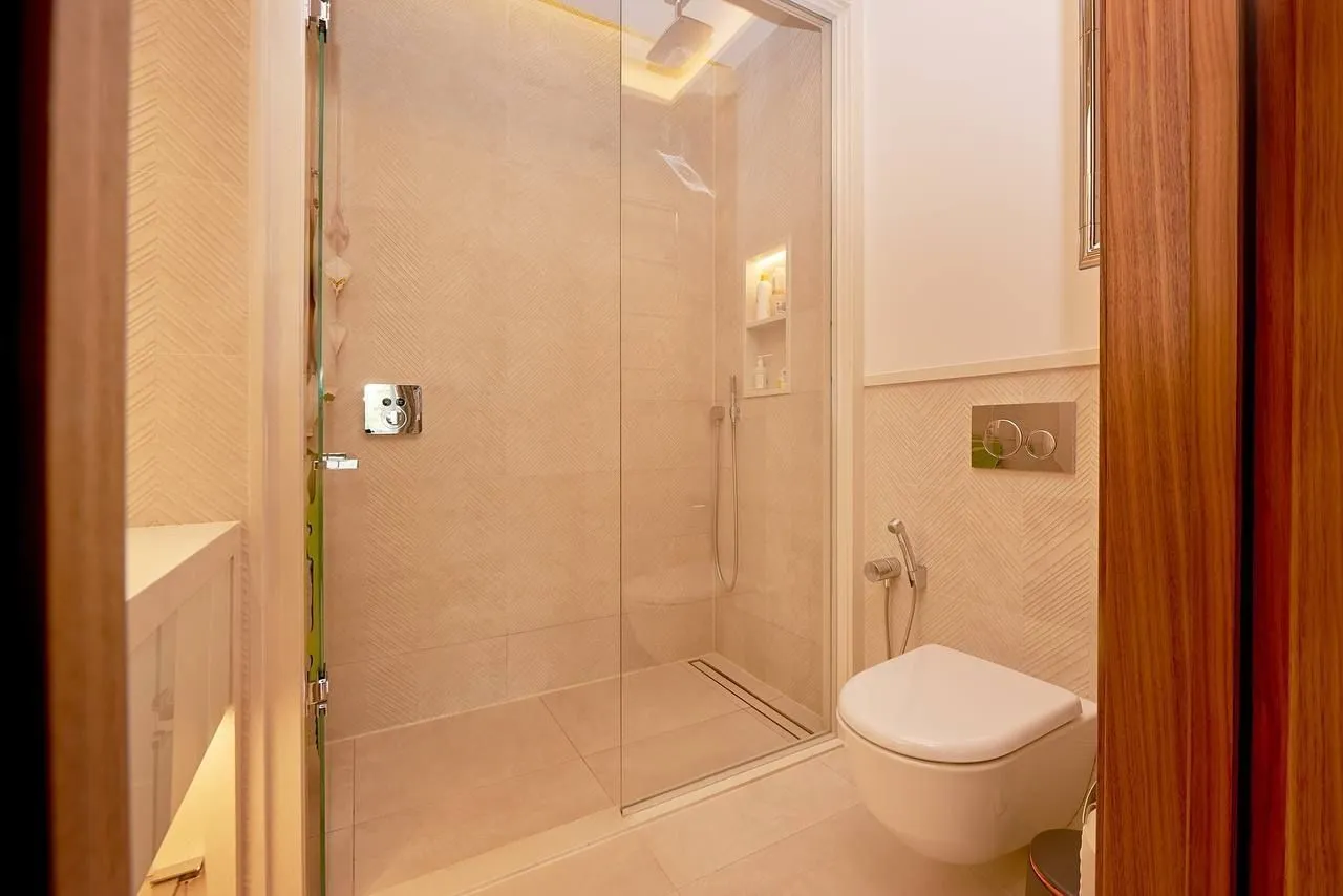 Prodaja, dvosoban stan, 160m², Tivat, Crna Gora