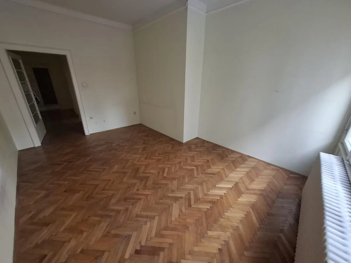 Izdavanje, trosoban stan, 122m², Centar, Novi Sad