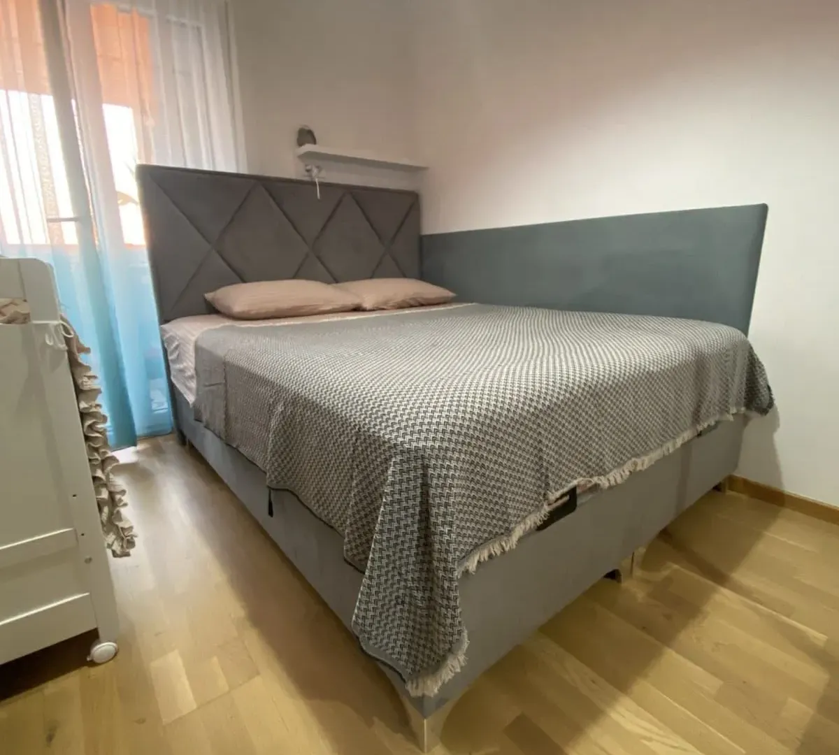 Izdavanje, jednosoban stan, 47m², Pobrežje, Podgorica