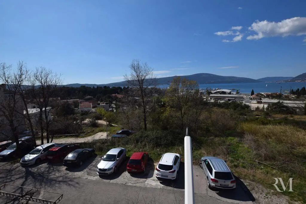Izdavanje, dvosoban stan, 60m², Pod Kuk, Tivat