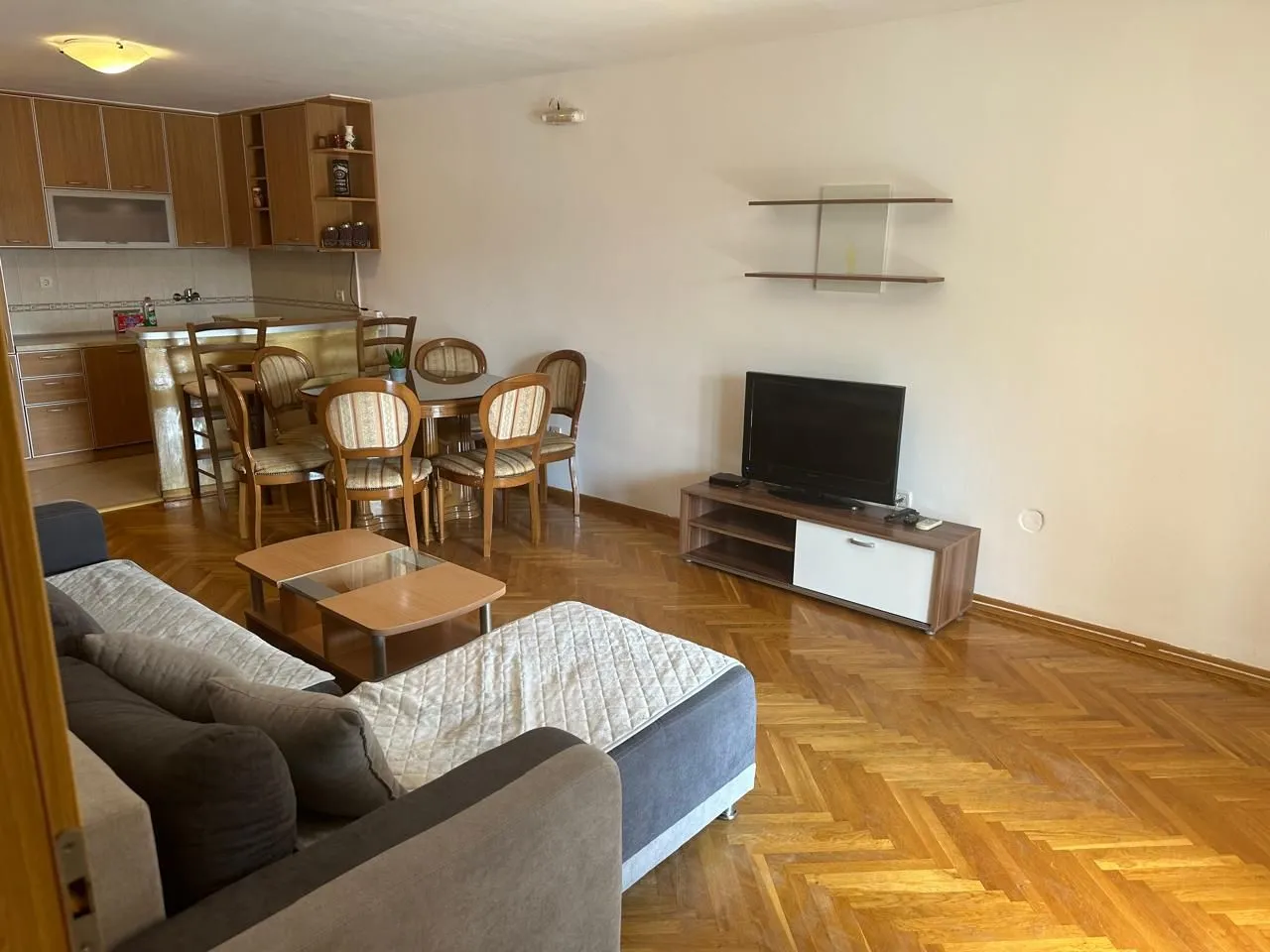 Rent, three bedroom apartment, 80m², Centar, Budva