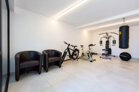 Sale, house, 400m², Blizikuće, Budva - image 18
