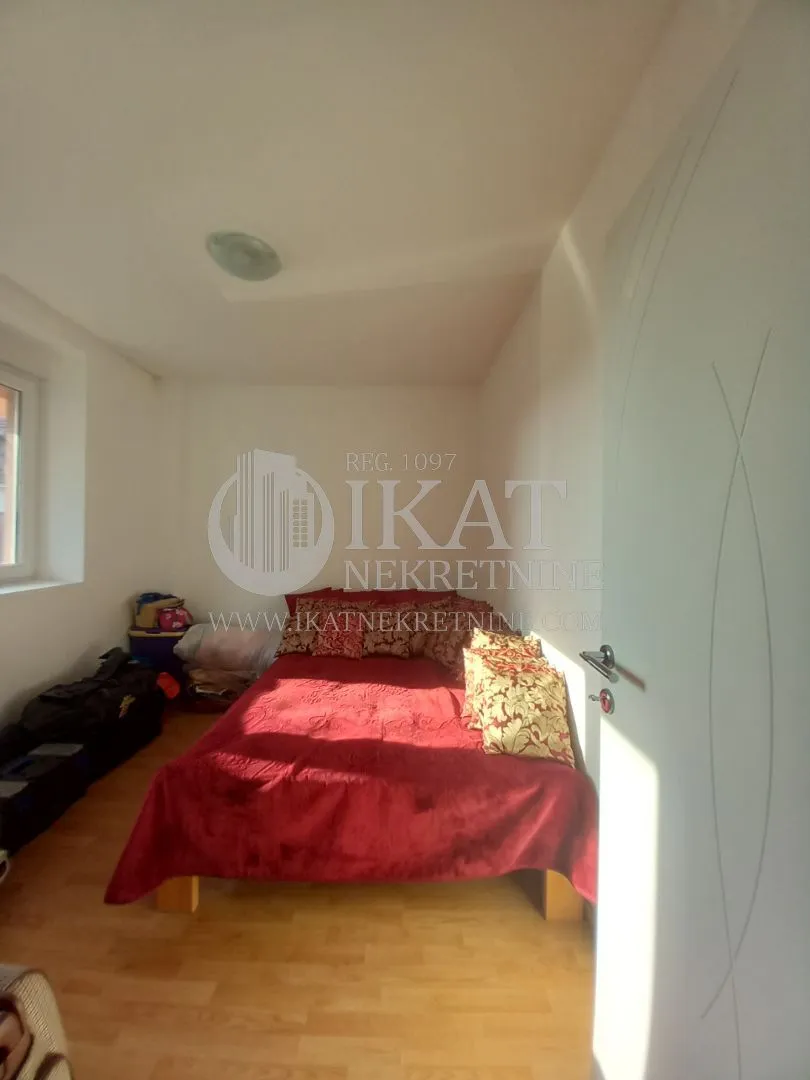 Sale, house, 397m², Petlovo Brdo, Beograd