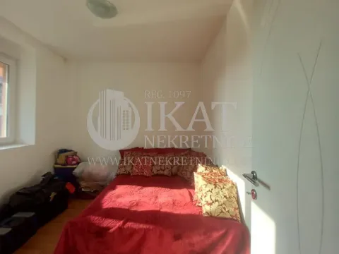 Prodaja, kuća, 397m², Petlovo Brdo, Beograd - image 4