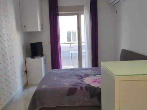 Rent, studio apartment, 27m², Bečići, Budva - image 7