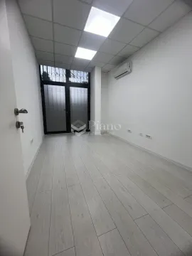 Rent, office space, 294m², Blok 5, Podgorica - image 11