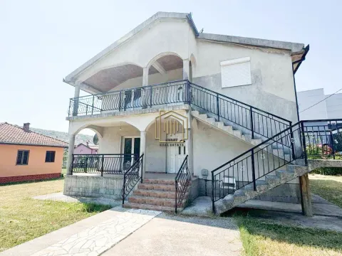 Prodaja, kuća, 220m², Spuž, Danilovgrad