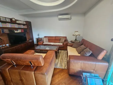 Izdavanje, stan, 130m², Podgorica, Crna Gora - image 1