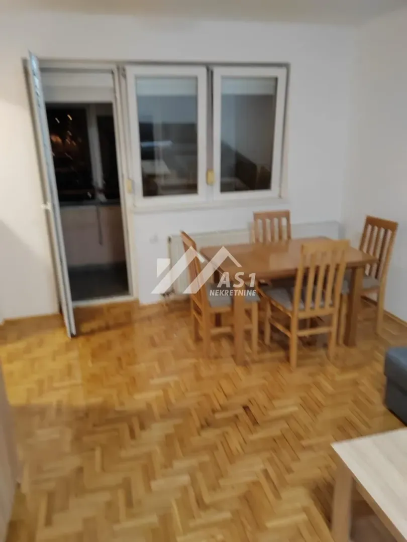 Izdavanje, jednosoban stan, 33m², Adamovićevo Naselje, Novi Sad Sve Podlokacije