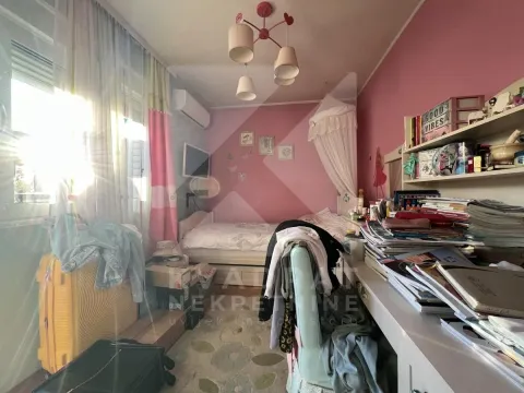Prodaja, četvorosoban stan, 102m², Lepa Kata, Podgorica - image 2