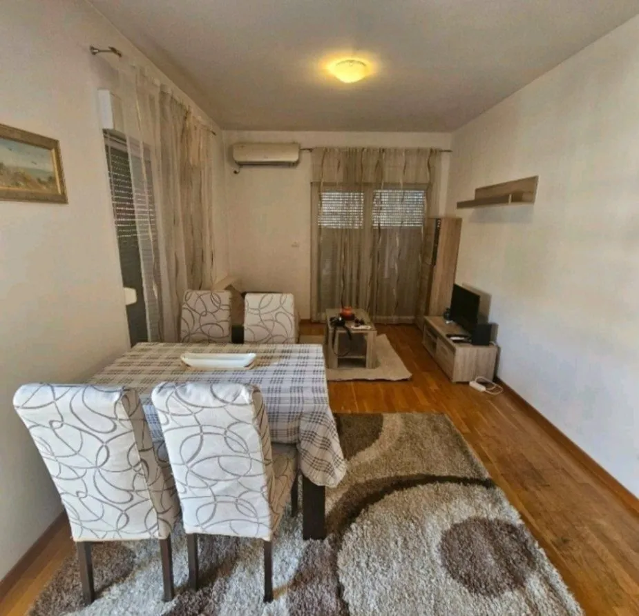 Izdavanje, jednosoban stan, 45m², City Kvart, Podgorica