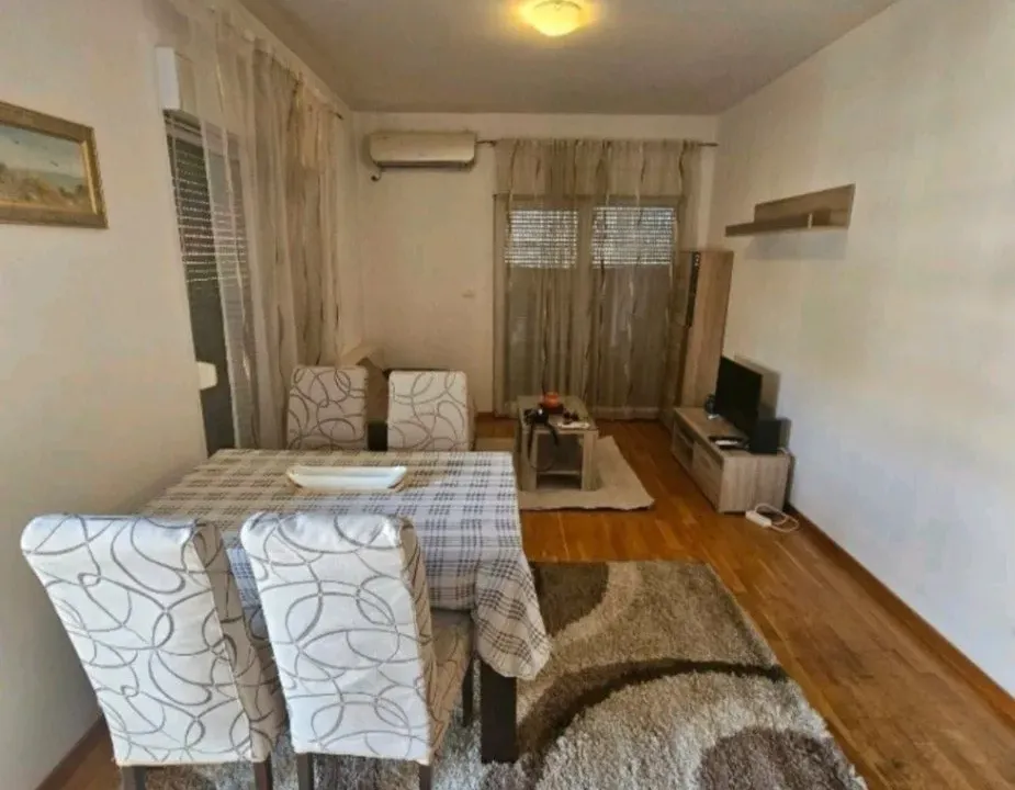 Izdavanje, jednosoban stan, 45m², City Kvart, Podgorica