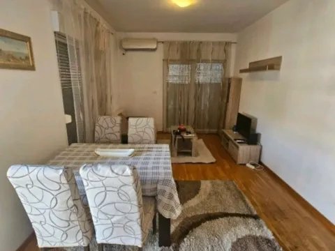 Izdavanje, jednosoban stan, 45m², City Kvart, Podgorica