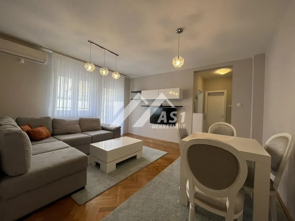 Izdavanje, trosoban stan, 54m², Grbavica, Novi Sad Sve Podlokacije