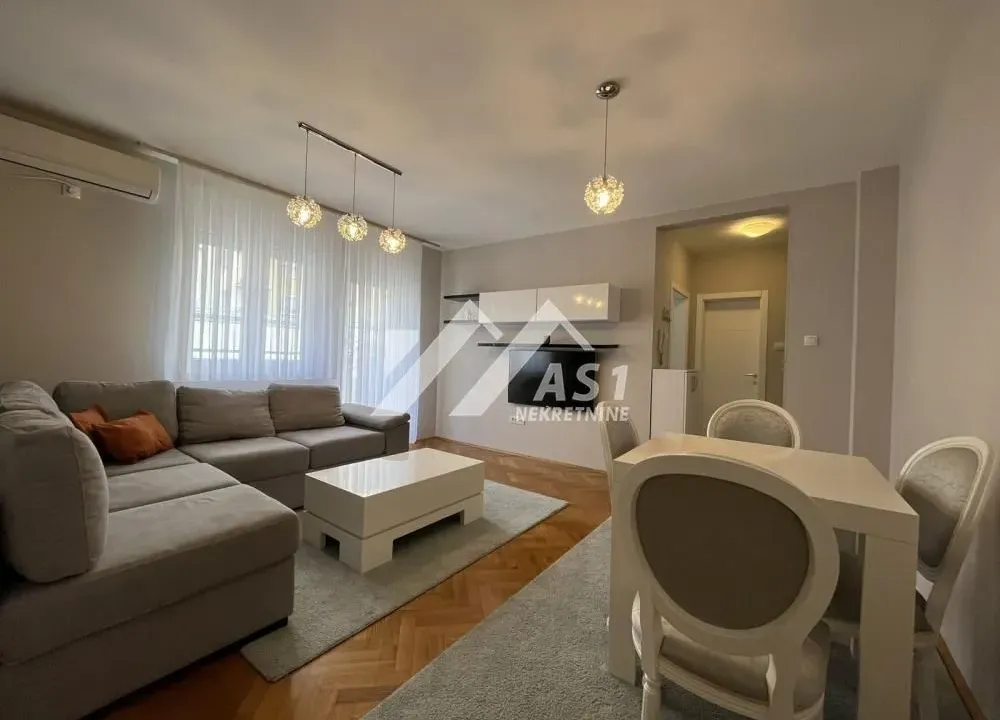 Izdavanje, trosoban stan, 54m², Grbavica, Novi Sad Sve Podlokacije