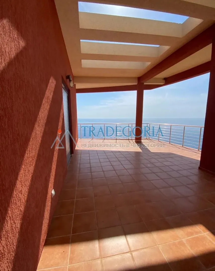 Prodaja, trosoban stan, 227m², Dobra Voda, Bar