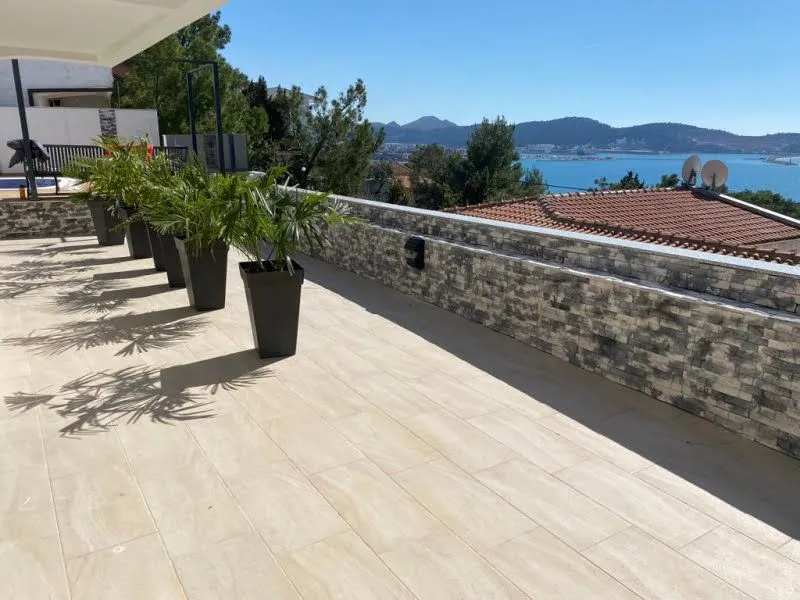Sale, house, 300m², Šušanj, Bar