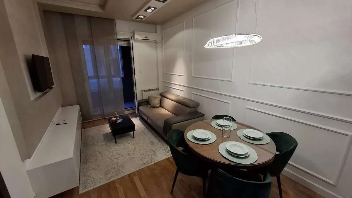 Izdavanje, dvosoban stan, 48m², Bulevar Oslobodjenja, Novi Sad Sve Podlokacije