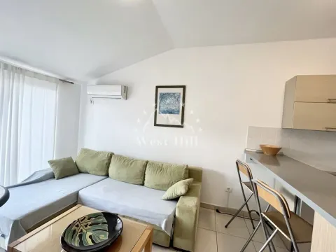 Sale, one bedroom apartment, 40m², Bečići, Budva - image 2
