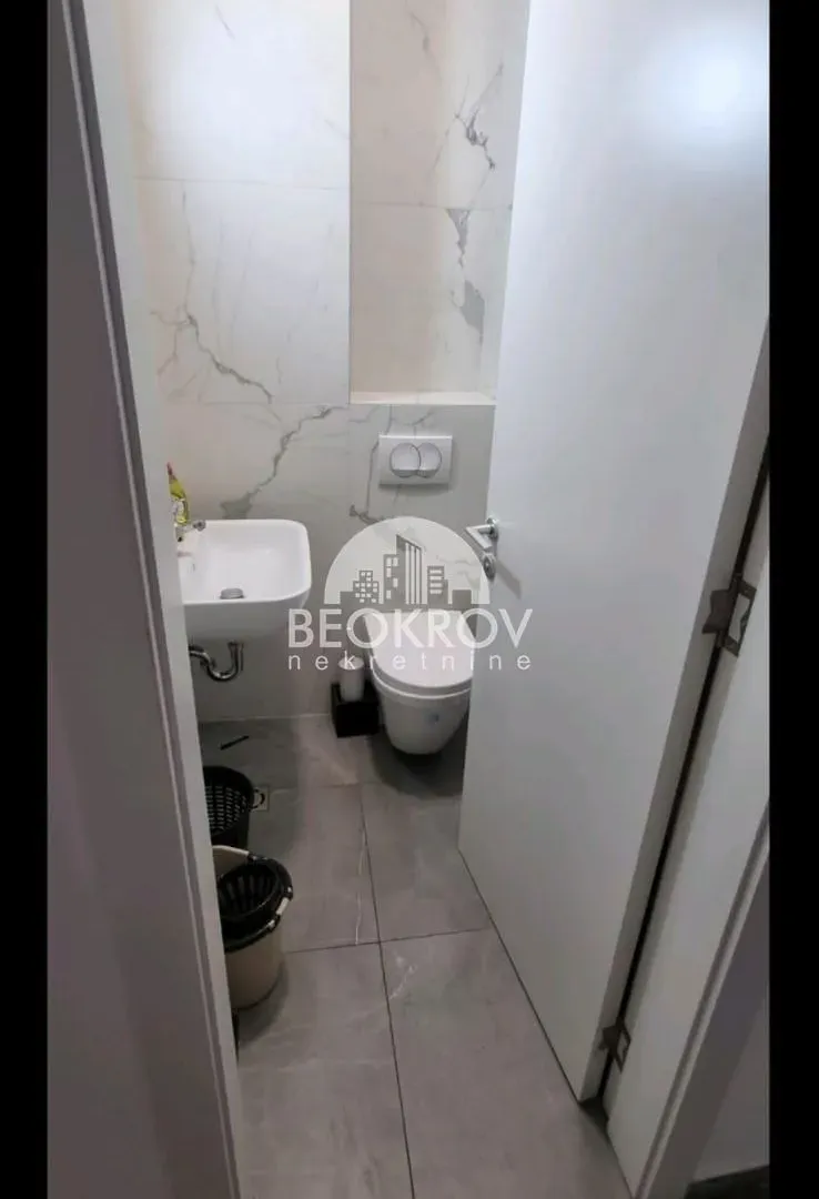 Rent, office space, 31m², Čubura, Beograd