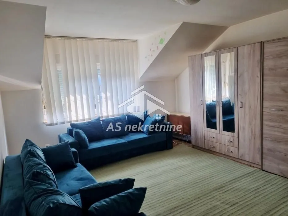 Rent, apartment, 130m², Čukarica, Beograd