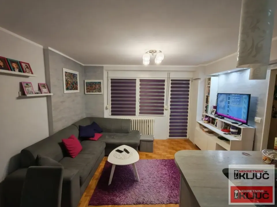 Prodaja, trosoban stan, 71m², Novo naselje, Novi Sad