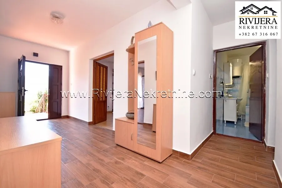 Prodaja, kuća, 250m², Baošići, Herceg Novi