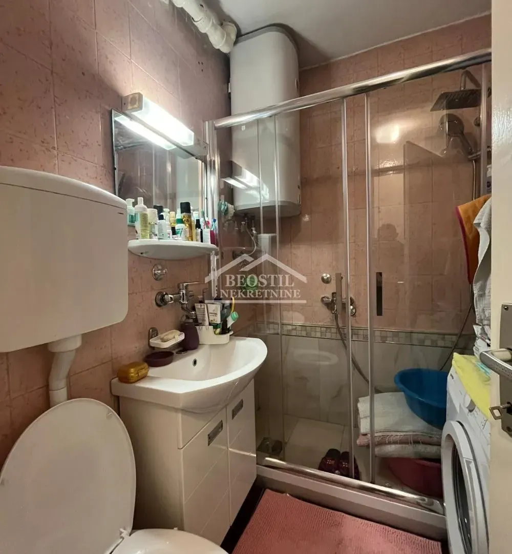 Prodaja, trosoban stan, 76m², Papazovac, Smederevo