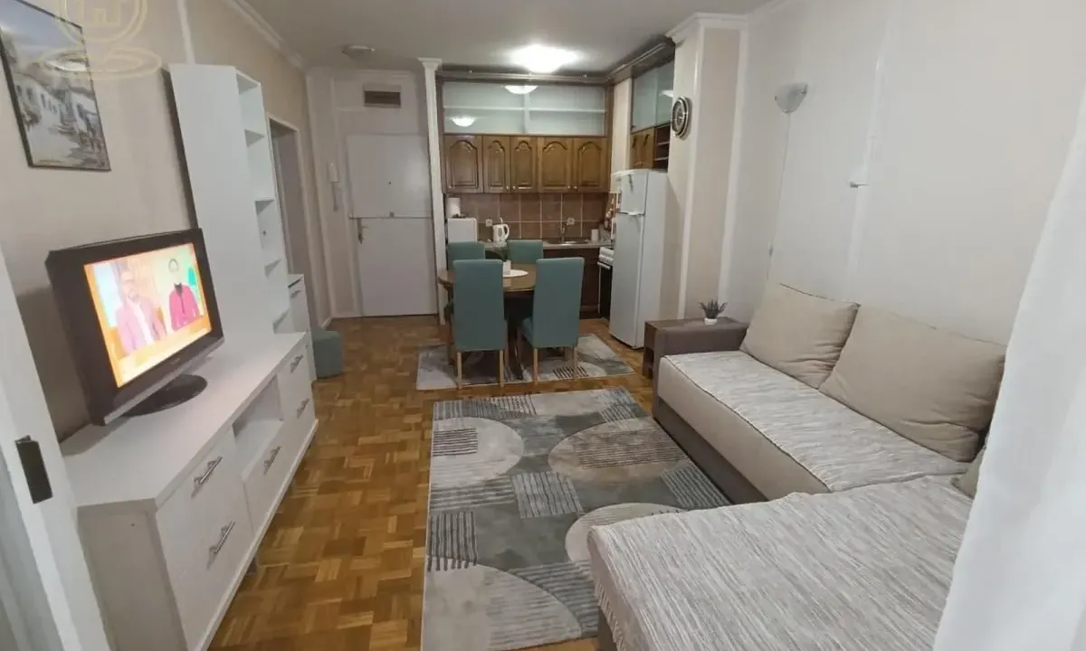 Izdavanje, dvosoban stan, 50m², Sajmište, Novi Sad