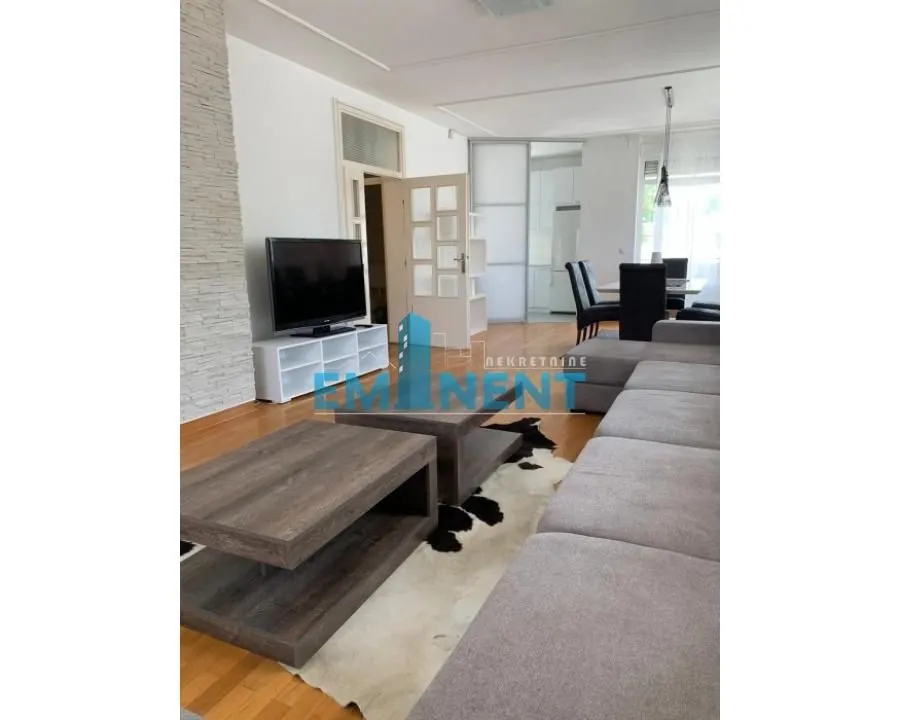 Izdavanje, stan, 130m², Senjak, Beograd