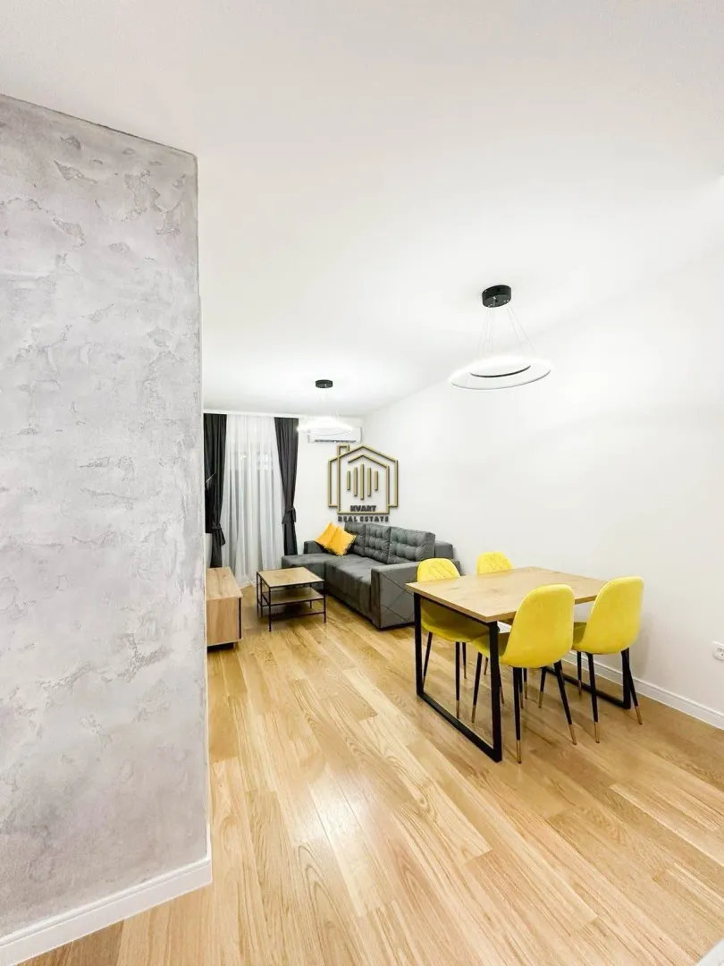 Izdavanje, jednosoban stan, 41m², Central Point, Podgorica