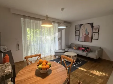 Prodaja, stan, 68m², Centar, Podgorica - image 1