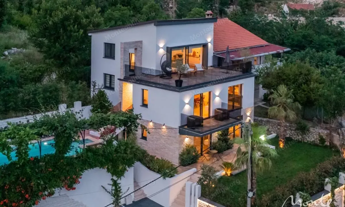 Sale, house, 300m², Markovići, Budva