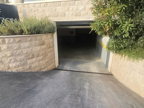 Sale, two bedroom apartment, 63m², Bečići, Budva - image 25