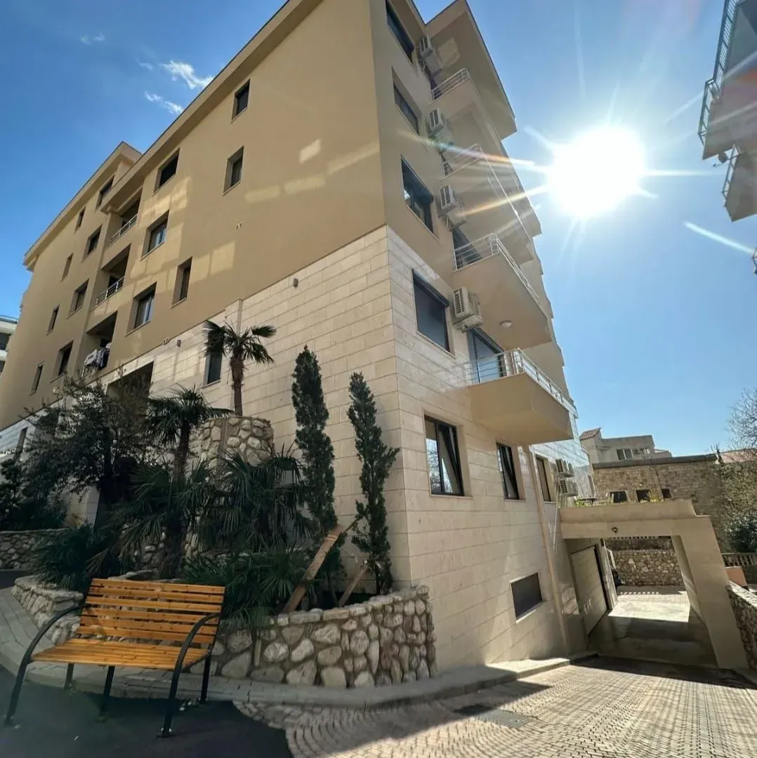 Prodaja, dvosoban stan, 80m², Bečići, Budva