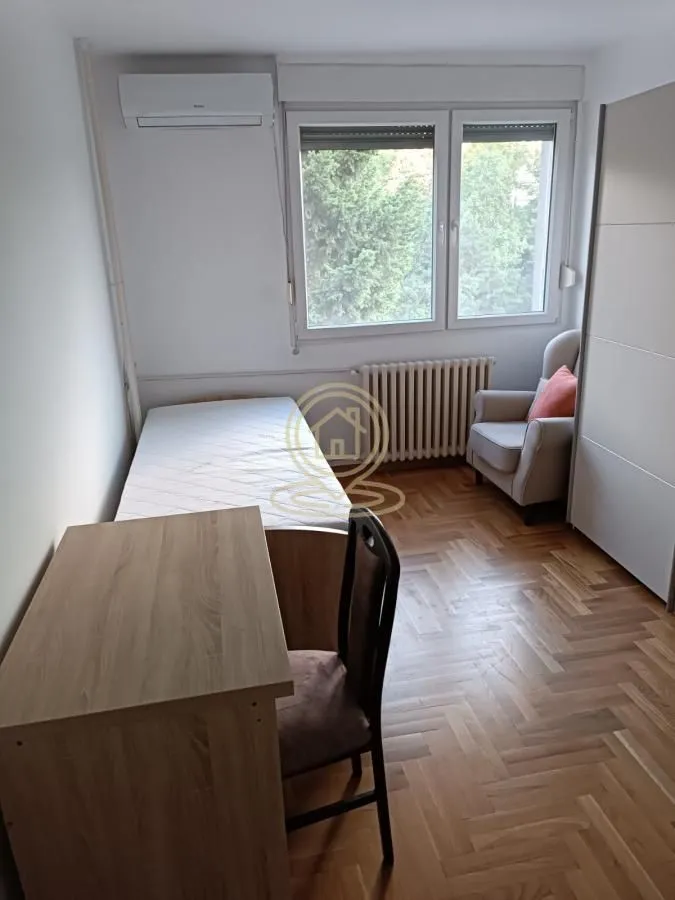 Izdavanje, trosoban stan, 77m², Banjica, Voždovac Sve Podlokacije