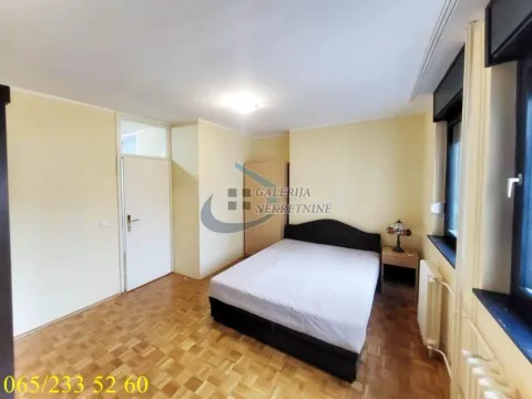 Izdavanje, četvorosoban stan, 117m², Vračar Sve Podlokacije, Beograd - image 12