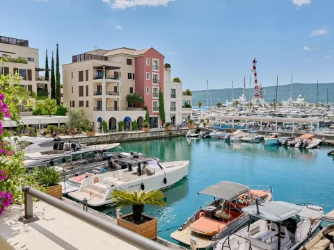 Rent, one bedroom apartment, 63m², Porto Montenegro, Tivat - image 20
