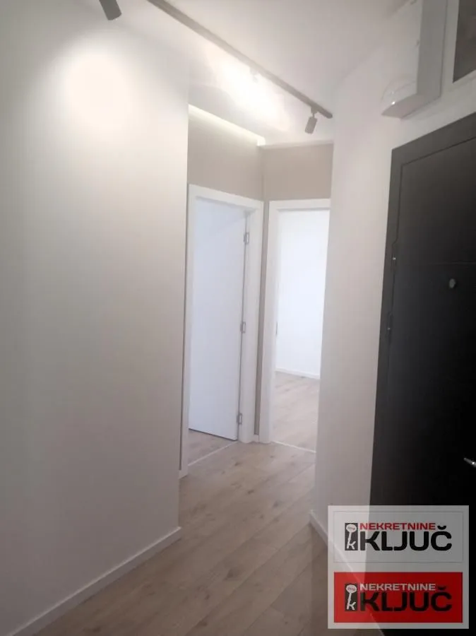Prodaja, trosoban stan, 58m², Bulevar Oslobodjenja, Novi Sad Sve Podlokacije